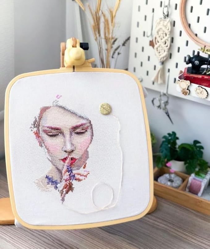 nurge square embroidery hoop - plastic cross stitch frame for needlepoint & embroidery - adjustable craft hoop - beige - set of 4