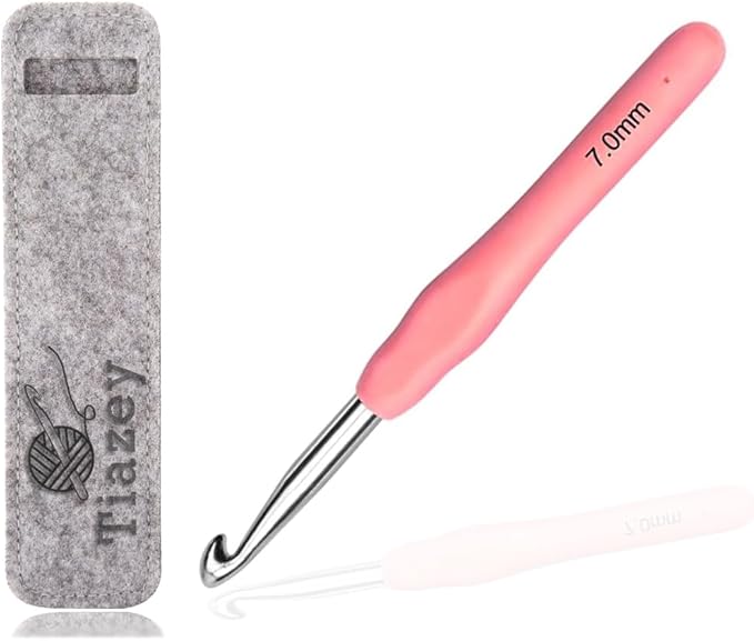 7 mm Crochet Hook, Ergonomic Grip for Arthritic Hands, Smooth Crochet Needles for Beginners and Crocheting Yarn (7 mm)
