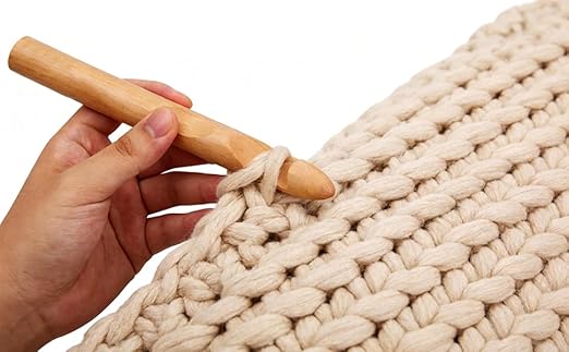 4 PCS Natural Big Wood Crochet-15/20/25/30mm of 4 Wooden Crochet Hooks Used to Crochet Thick Blankets and Huge Crochet Hooks for Large Projects