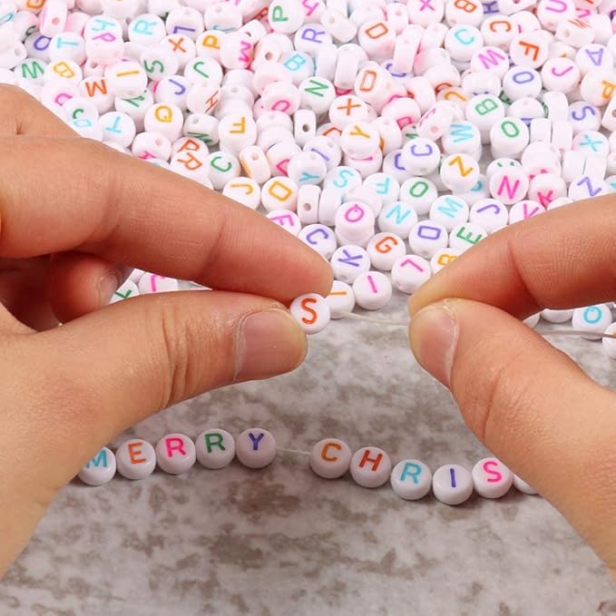 Yochus 1000pcs White Round Acrylic Alphabet Beads 4x7mm Colorful Letter A-Z Beads for Jewelry Making and DIY Bracelets, Necklaces, Key Chains