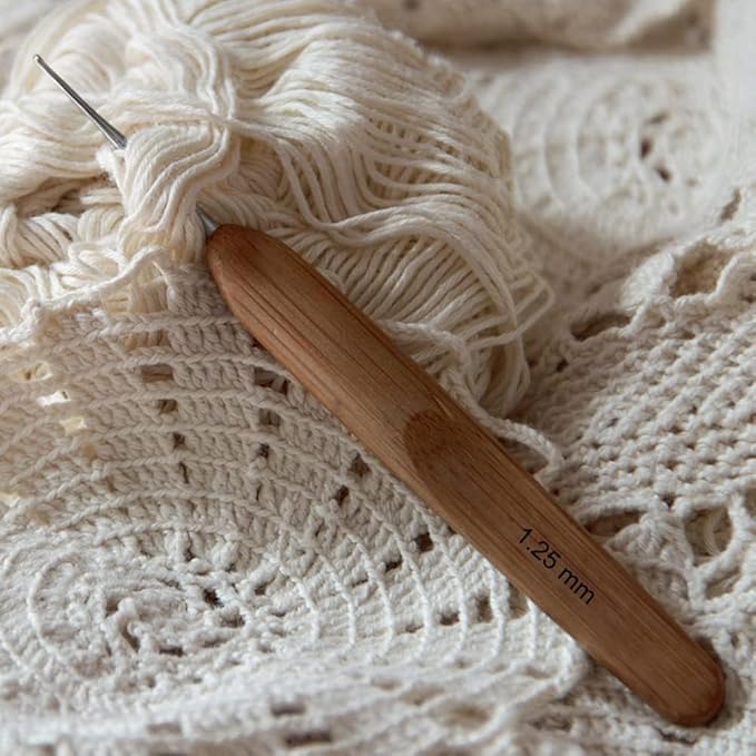 Katech 10 pcs Crochet Hooks Ergonomic Crochet Needles Bamboo Wooden Handle Small Size Crochet Hook (0.75-3.0 mm) Knit Weave Yarn Craft DIY Sewing Tools for Fine Work, Thin Yarn and Lace Knitting