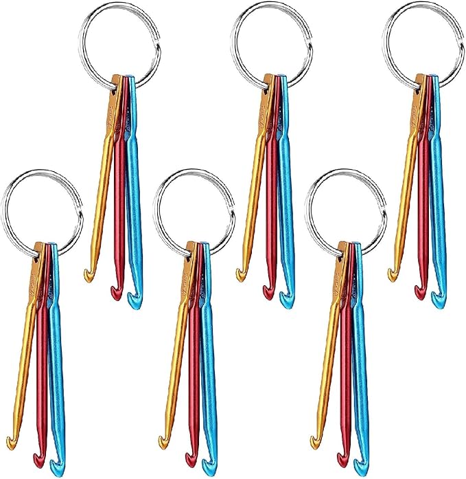 Zuoyou 6 Sets Mini Crochet Hook Keychain with 40pcs Plastic Colored Stitch Markers, Aluminum Crochet Knitting Needles 3 Sizes/Set (3mm/4mm/5mm)