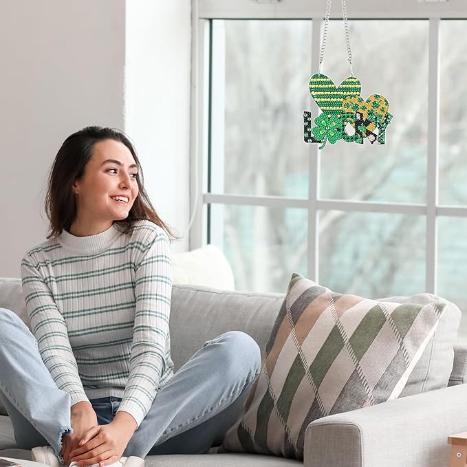 DIY Diamond Painting Hanging Ornament – St. Patrick’s Day Lucky Sign with Shamrock and Hearts, 5D Green Rhinestone Craft for Wall Door Festival Decor