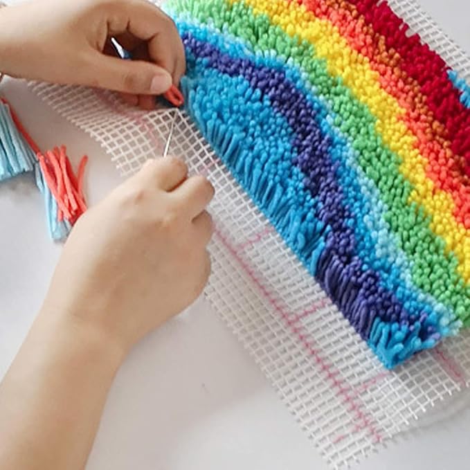 GLAECYY Latch Hook Kits Rug Crochet Yarn Kit Cushion Colour Pre-Printed Canvas Rug Needlework DIY Hook and Latch Kit (Black Cat)