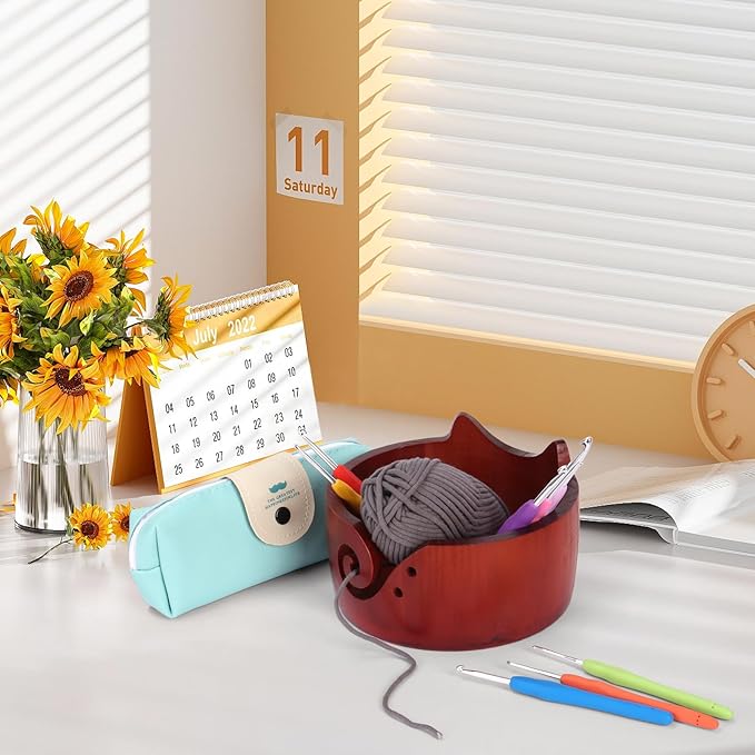 XIEJ Cat Yarn Holder Set, 7 X 4inch Wooden Cat Yarn Bowl for Crocheting, Knitting Bowl with Crochet Hooks Knitting Tools for Crocheters Knitters Craft(Vintage Color)
