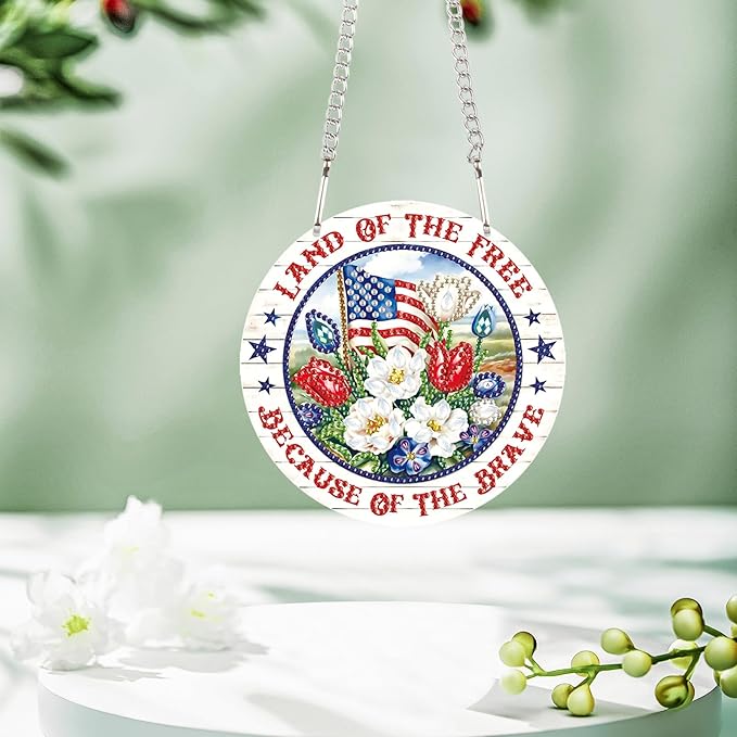 DIY Independence Day Diamond Painting Hanging Kit, 5D Acrylic Special Shaped Crystal Diamond Art Pendant, "Land of The Free" Patriotic Wall Decor for Home, Door, or Garden, July 4th Gift for Adults