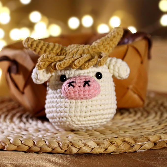Crochet Kit for Beginners Adults - Pig and Cow Starters Crochet Kit, Beginners Crocheting Kitting for Adults Teen, DIY Craft Gifts with Crochets Yarns, Hook, Step-by-Step Video, Instruction