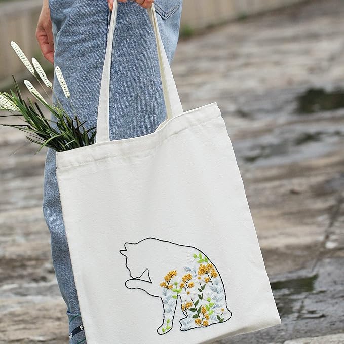beginner canvas tote bag embroidery kit,white kitten pattern,cross stitch kits, including stamped embroidery bag with 1 embroidery hoops,needle, instructionmanual and color threads