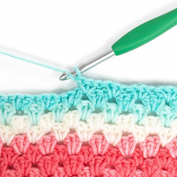 Clover 1048/I Green Amour Crochet Hook, Size I, 5.5mm