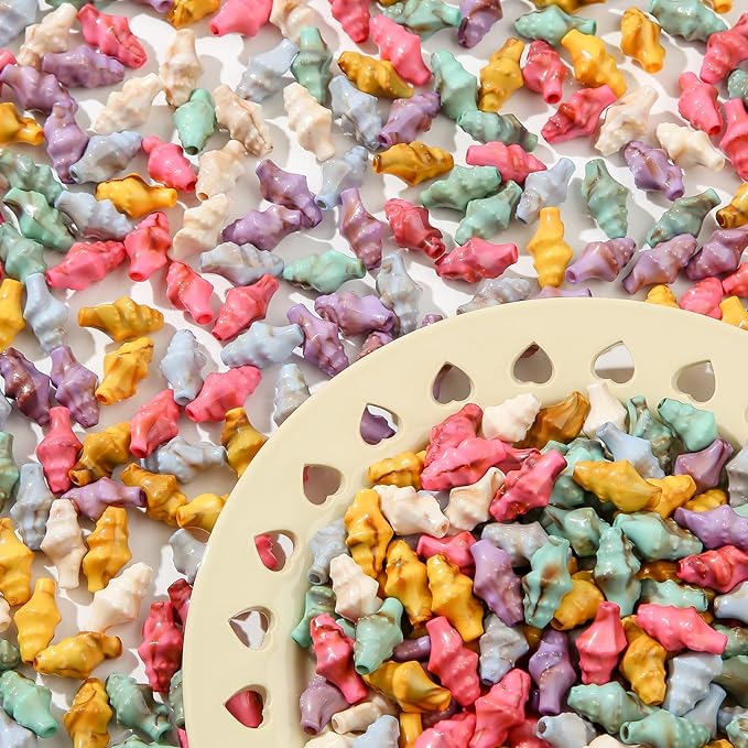 200pcs Acrylic Seashell Beads Ocean Sea Theme Conch Charms Summer Hawaii Beaded for Jewelry Making Beading Kit Bracelets DIY Supplies (Conch)