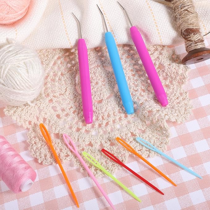 18 Pcs Loom Hook Crochet Loom 6 Pcs Pink and Blue Looms Knitting Hook with 12Pcs Colorful Plastic Sewing Needles Plastic Crochet Hooks for DIY Handicrafts Knittings Looms Boards Beginners