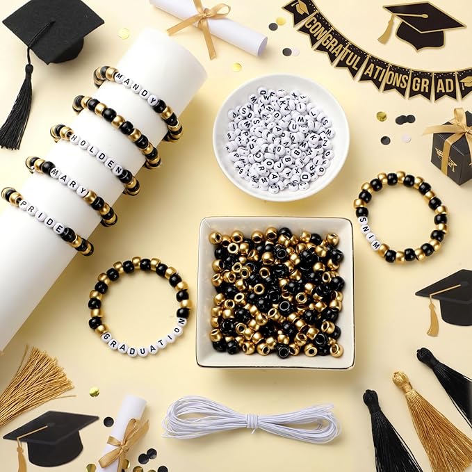 Highergo 1200 Pcs Graduation Bracelets Class of 2026 End of Year Graduation Gifts Black Gold Bead Bracelet Set DIY Craft Congrats Grad Stretch Graduate Jewelry Accessories Outfits Party Gifts Favors