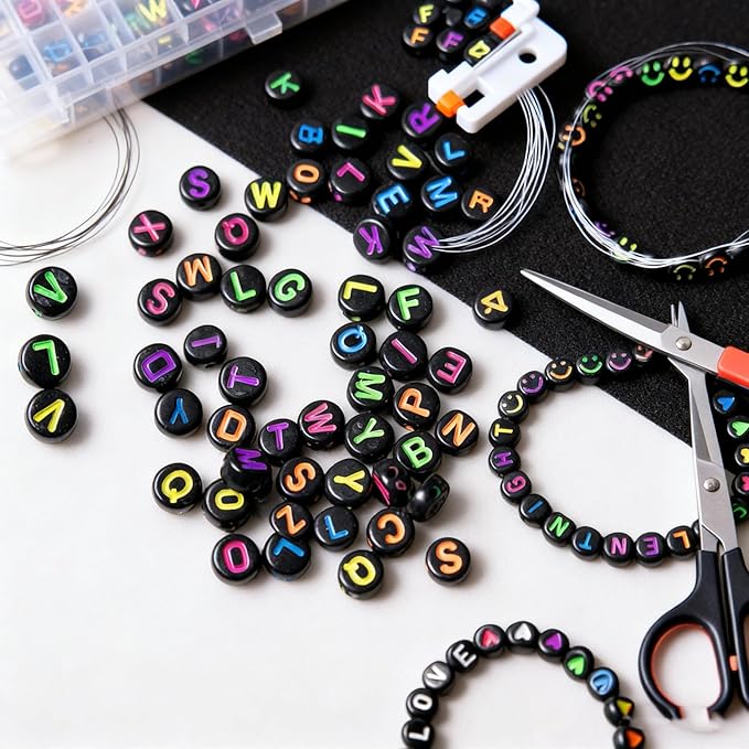 nikkiGuo 1250 PCS Letter Beads Kit with Elastic Cord – Alphabet A–Z, Numbers, Heart, Moon, Star, Smiley Beads for Friendship Bracelets & DIY Jewelry (Black Beats & Colorful Letters)