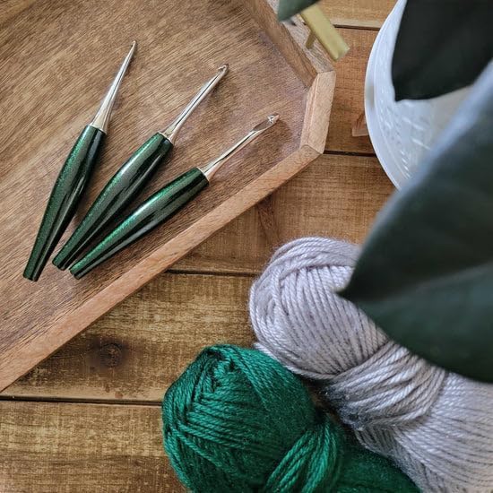 Furls Crochet Hook, Odyssey Emerald Green, Nickel Plated Tip for Effortless Glide, Ergonomic Handle Crochet Hooks 7" (F - 3.75MM)