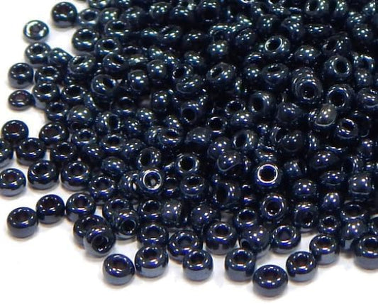 Perlin Glass Seed Beads 4mm 6/0 Round Mini Small Pony Spacer Beads 1100pcs for Jewelry Making Earrings Bracelets Pendants Waist DIY Handmade Metallic Color Kit (Black)