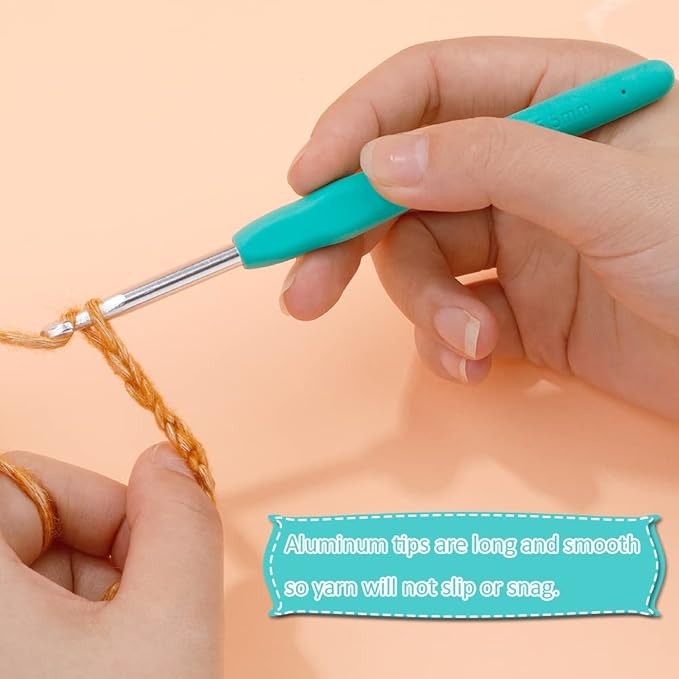 Crochet Hook, 5.5 mm Ergonomic Crochet Hook, Crochet Needles, Ergonomic Handle for Arthritic Hands, Knitting Needles with Soft Handle Beginners and Experienced Crochet Hobbyists (5.5 mm)