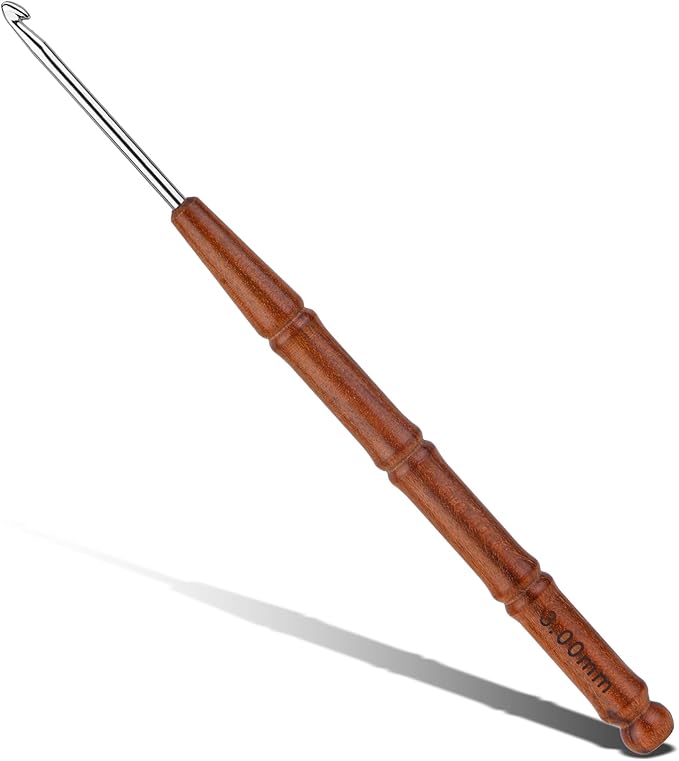 Wuadua 3mm Crochet Hook, Ergonomic Crochet Hooks with Wooden Handle, Crochet Needle for Arthritic, Ideal for Medium Cotton Yarn, Perfect for Crafting Coasters, Bags, Scarves, Blankets, and Garments