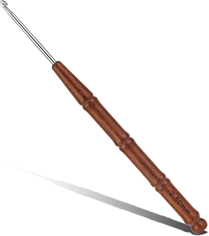 Wuadua 2.5mm Crochet Hook, Ergonomic Crochet Hooks with Wooden Handle, Crochet Needle for Arthritic, Ideal for Fine Cotton Yarn, Perfect for Crafting Bags, Hair Ties, and Lightweight Scarves