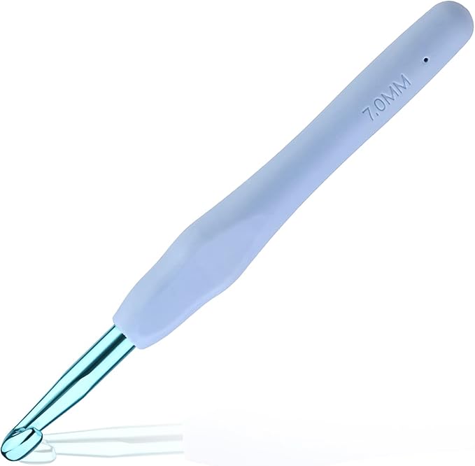 7mm Ergonomic Crochet Hook, Crochet Needles for Crocheting, Smooth Knitting Needles for Handmade DIY, Great Present for Women with Arthritic Hands, Random Color
