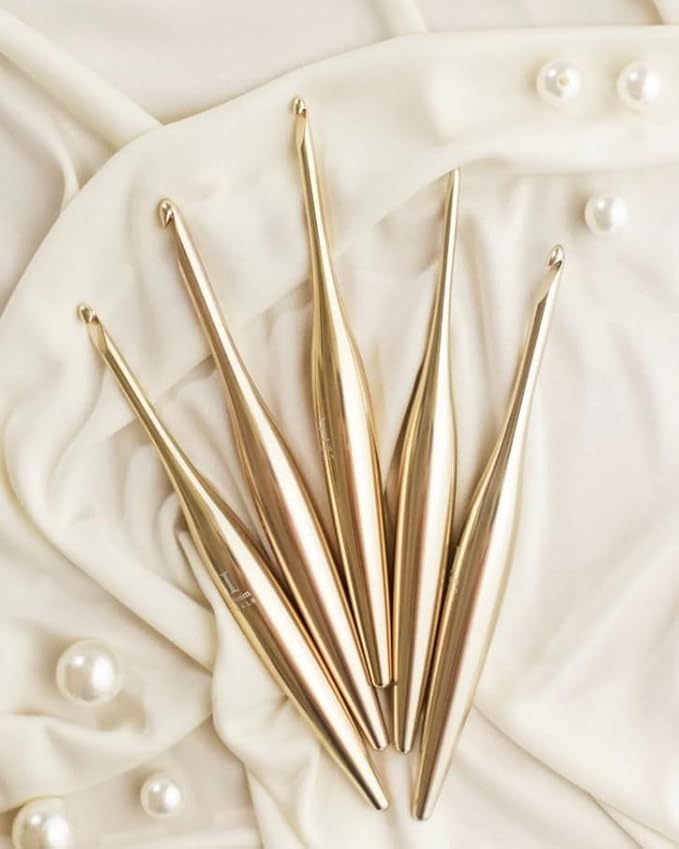 Furls Crochet Hook, Gold Streamline Metal Matte Finish & Polished, Ergonomic Handle Crochet Hooks 7" (Polished, I - 5.50MM)