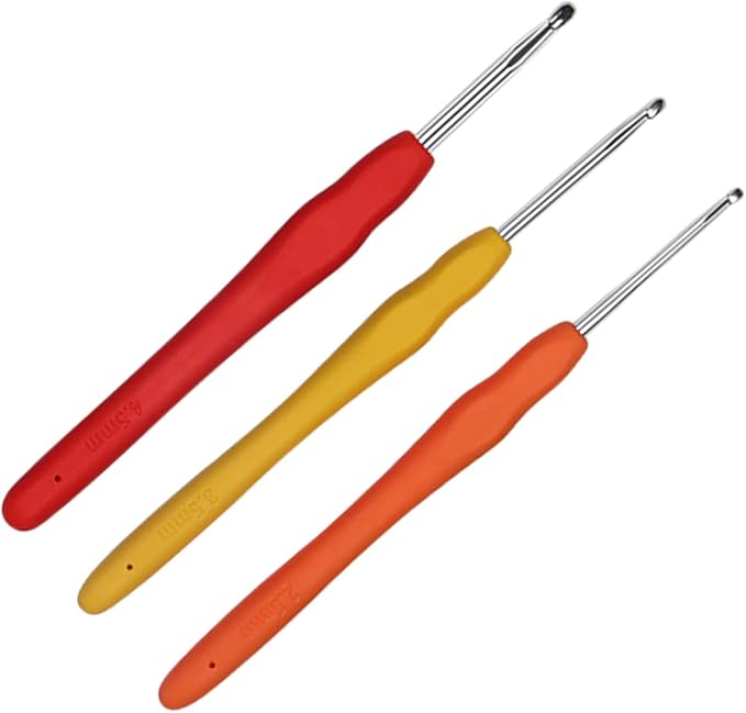 Crochet Hooks 2.5mm 3.5mm 4.5mm Crochet Needles QLRFFLJOY 3 pcs Crochet Hook Set DIY Yarn Weaving Tools for Knitting Gloves, Shoes, Bags, Hats, Socks, Scarf