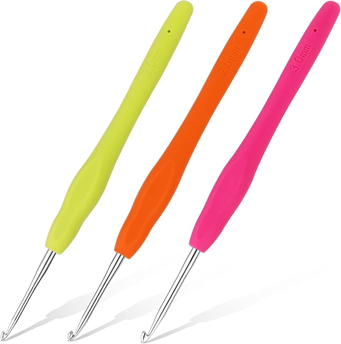 Iuuidu 3PCS Crochet Hooks, Ergonomic Handle Crochet Hooks for Arthritic Hands 3Size, Extra Long Crochet Needles for Beginners, Comfortable Smooth Knitting Needles for Handmade DIY Multicolor
