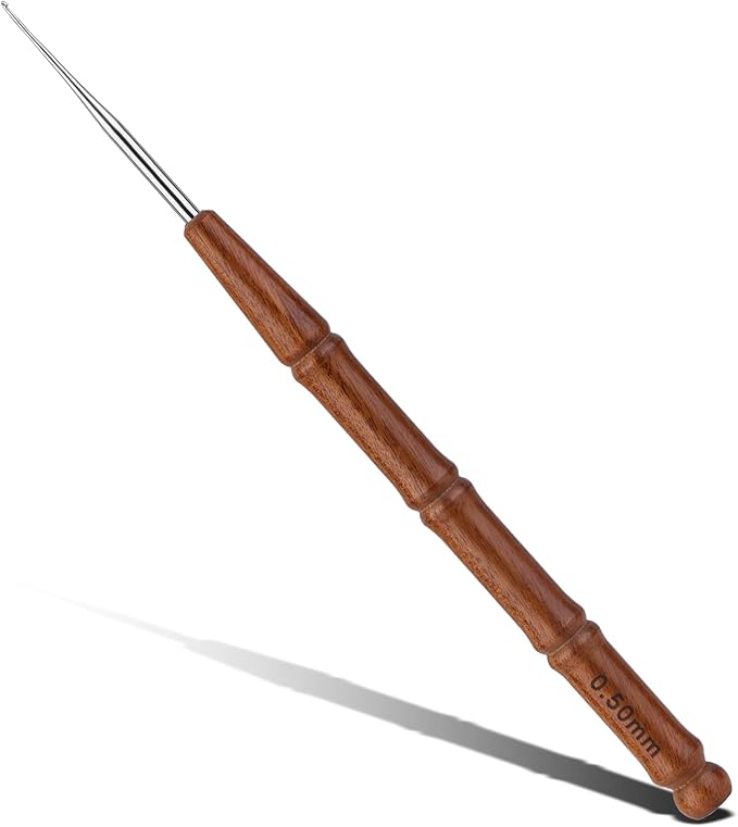 Wuadua 0.5mm Crochet Hook, Ergonomic Crochet Hook with Wooden Handle, Crochet Needle for Arthritic, Ideal for Lace Thread, Perfect for Miniature Delicate Items