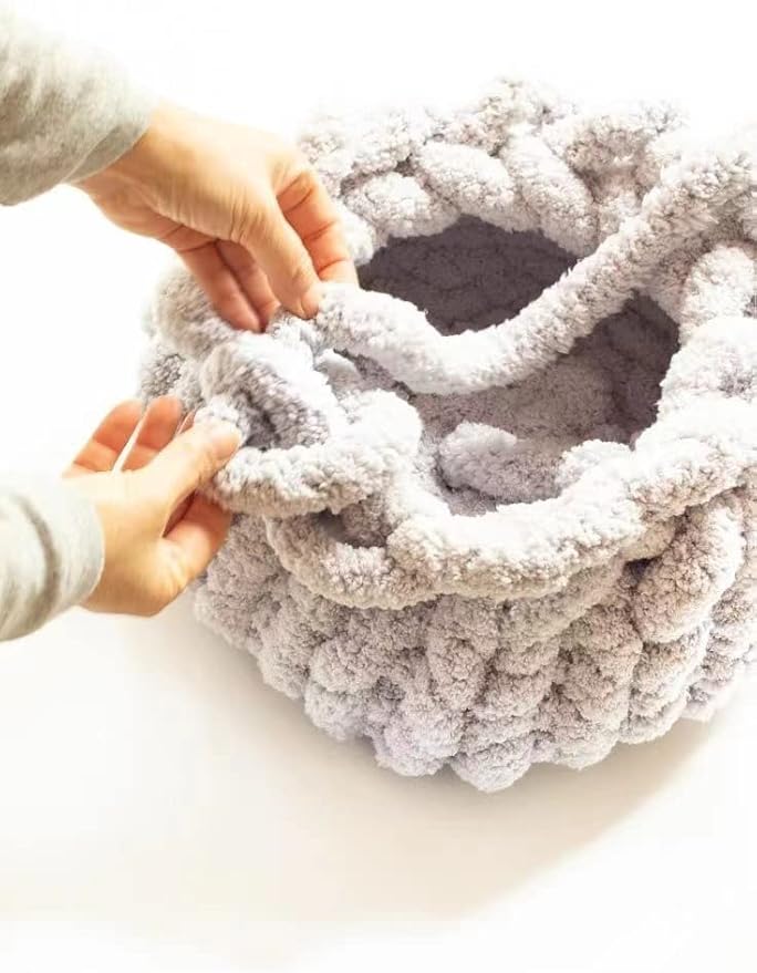 DDL&HEXI 2 Skeins Super Chenille Chunky Yarn,Blanket Making Kit,Jumbo Knitting Yarn 2x8oz 226g per Bag (red)