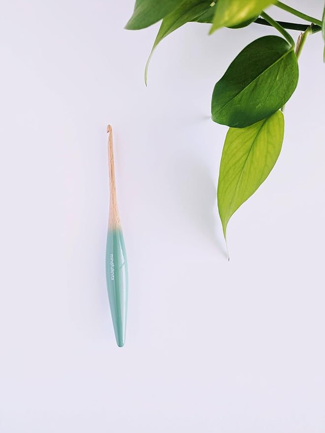 mindfulknits Premium Ergonomic Beech Wood Crochet Hook – Size US G-6, 4mm – 15cm Length – Wooden Crochet Hook - Knitting & Crochet Supplies for Crafting Relaxation & Stress Relief (4mm)