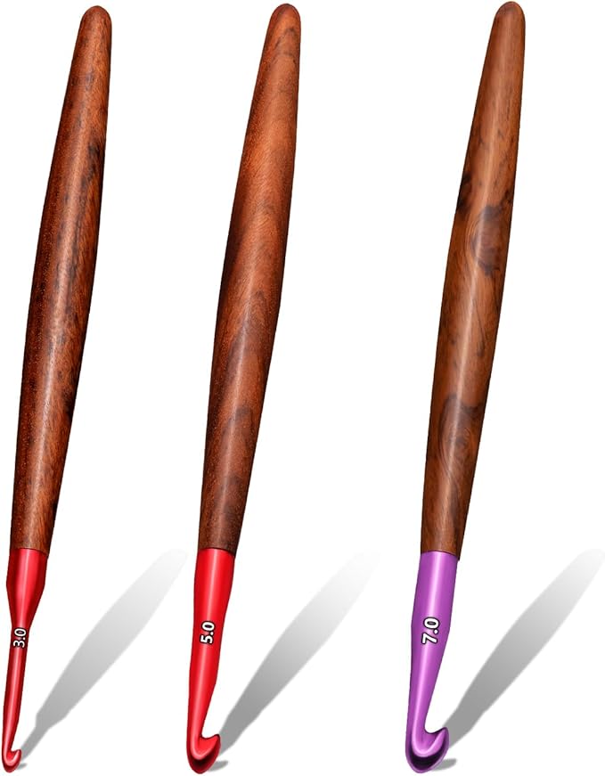 Giwrmu Crochet Hooks Set, Ergonomic Crochet Hooks 3 Pcs, Colored Aluminum Crochet Hook with Wooden Handle for Arthritic Hands Knitted Dolls, Gloves, Sweaters, Blankets - 3.0mm/5.0mm/7.0mm