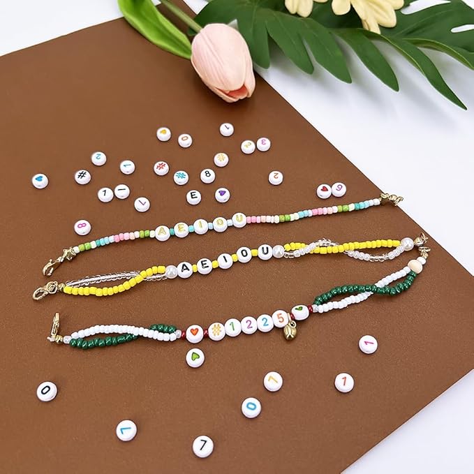 MIIIM 1000pcs Vowel Pony Letter Beads for Keychains Making (A, E, I, O, U), 4x7mm Round Letter Beads for Bracelets Making, Alphabets, Numbers (White and Black)