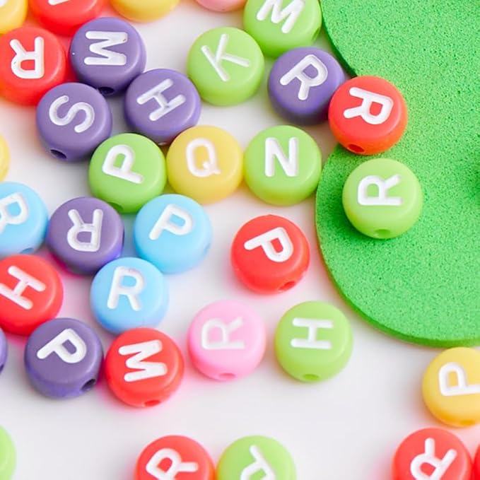 nikkiGuo 1250 PCS Letter Beads Kit with Elastic Cord – Alphabet A–Z, Numbers, Heart, Moon, Star, Smiley Beads for Friendship Bracelets & DIY Jewelry (Colorful Beats & White Letters)