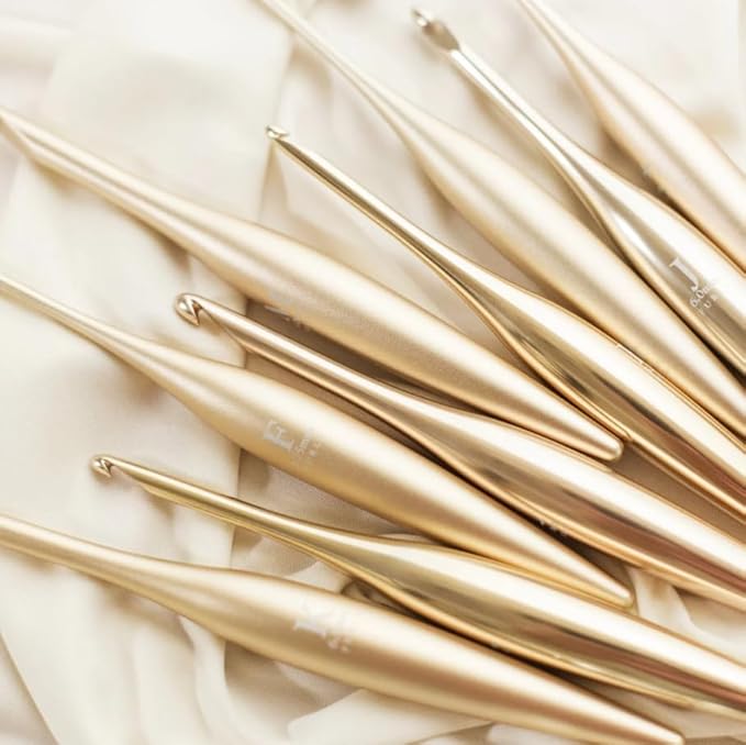 Furls Crochet Hook, Gold Streamline Metal Matte Finish & Polished, Ergonomic Handle Crochet Hooks 7" (Polished, E - 3.50MM)