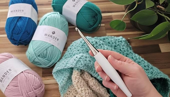 Furls Crochet Hook, Odyssey White, Nickel Plated Tip for Effortless Glide, Ergonomic Handle Crochet Hooks 7" (Odyssey - White, M - 8.00MM)