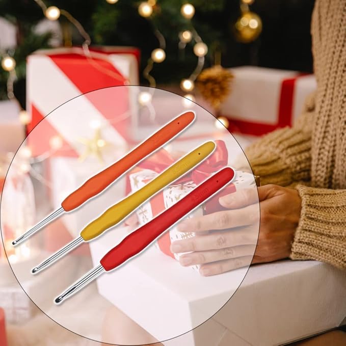 Crochet Hooks 2.5mm 3.5mm 4.5mm Crochet Needles QLRFFLJOY 3 pcs Crochet Hook Set DIY Yarn Weaving Tools for Knitting Gloves, Shoes, Bags, Hats, Socks, Scarf