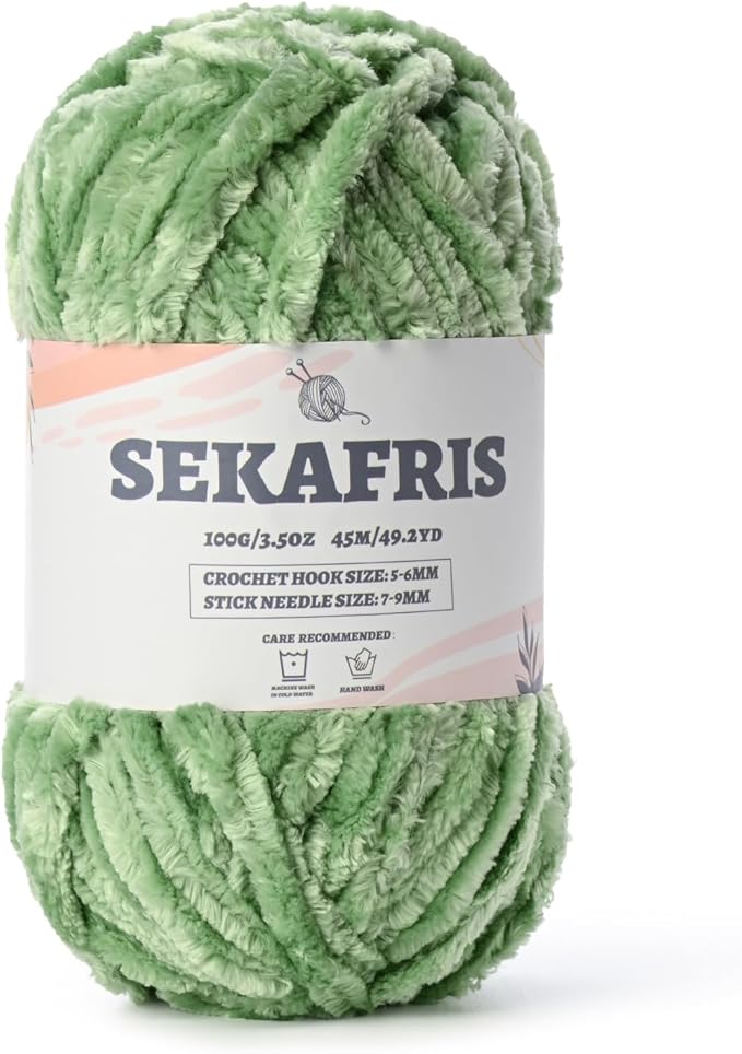 Fuzzy Chunky Chenille Yarn for Crocheting，Soft Plush Yarn for Hand Knitting，Bulky 100 g（49.2 yd） Baby Blanket Yarn for Crocheting Amigurumi Yarns，Crochet Fluffy Velvet Yarn (Avocado Green)
