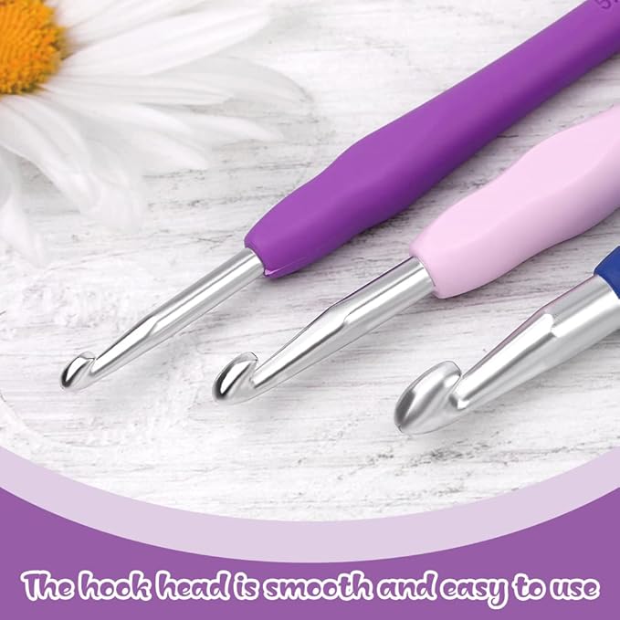 3 Sizes Crochet Hooks,Ergonomic Arthritis Handle,5.5 inch Long Beginner's Knitting Needle and Color Soft Handle Smooth Knitting Needle DIY Knitting Kit for Knitting Sweaters,Scarves and Hats