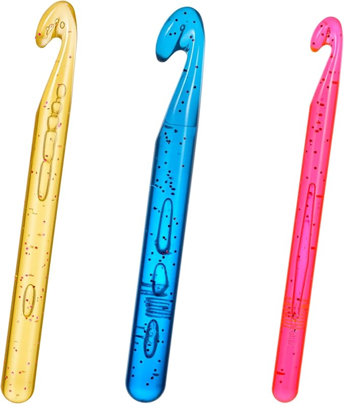 LIQWEI 3Pcs Crochet Hooks, Large Crochet Hook for Chunky Yarn, Ergonomic Crochets Needles 18mm 15mm 12mm Size Crochets Hook, Plastic Crocheting Needles for Handmade DIY