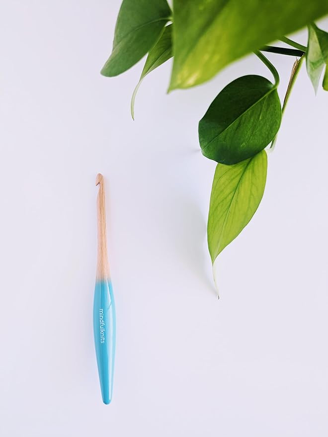 mindfulknits Premium Ergonomic Beech Wood Crochet Hook– Size US J, 6mm – 15cm Length – Knitting and Crochet Supplies for Relaxation & Stress Relief (6mm)