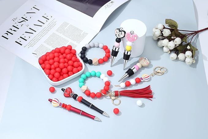 MAIBAOTA 120 Pcs Strawberry Red Silicone Beads 15 mm Strawberry Red Beads for Keychain/Pens/Bracelet/Necklace Making Round Silicone Beads Bulk for Craft Making（with Boxed Kits）