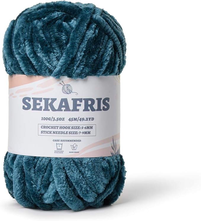 Fuzzy Chunky Chenille Yarn for Crocheting，Soft Plush Yarns for Hand Knitting，Bulky 100 g（49.2 yd） Baby Blanket Yarn for Crocheting Amigurumi，Crochet Fluffy Velvet Yarns (Sapphire Blue)