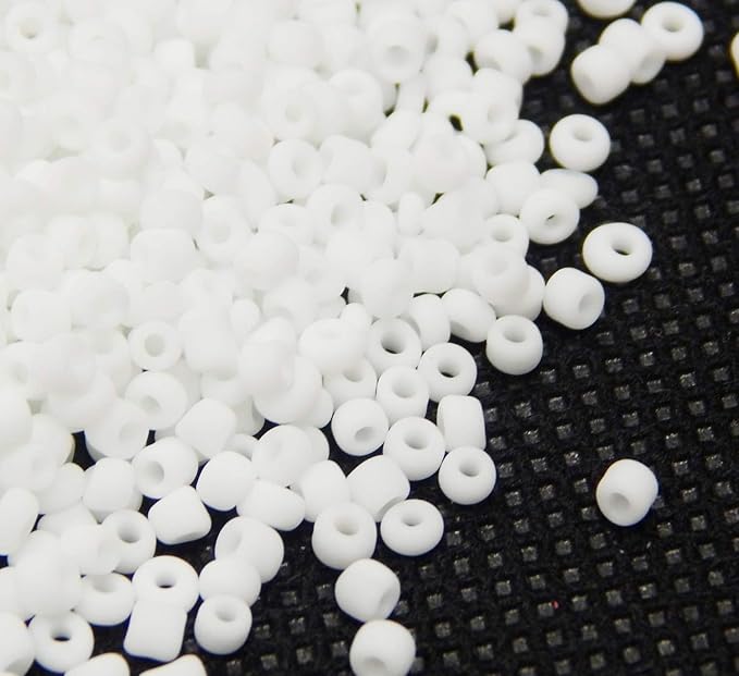 Perlin Glass Seed Beads 4mm 6/0 Round 1100pcs Mini Small Pony Spacer Beads Kit for Jewelry Making Earrings Bracelets Pendants Waist DIY Handmade (White Opaque)