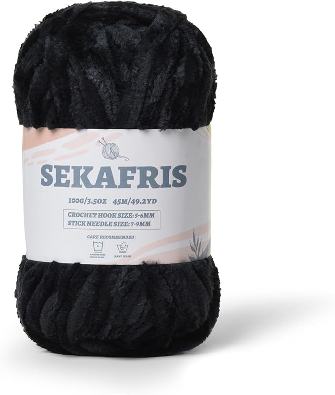 Fuzzy Chunky Chenille Yarn for Crocheting，Soft Plush Yarns for Hand Knitting，Bulky 100 g（49.2 yd） Baby Blanket Yarn for Crocheting Amigurumi，Crochet Fluffy Velvet Yarns (Black)