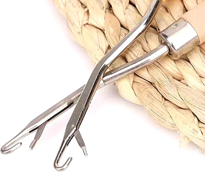 BLUPLE Latch Hook Tools 2 Pieces 6.3 Inch Wooden Bent Latch Hook Crochet Needle, Knitting Tool for Rug Making and Art Crafts