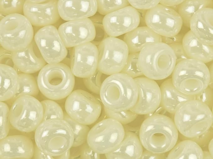 Perlin Glass Seed Beads 4mm 6/0 Round 1100pcs Mini Small Pony Spacer Beads Kit for Jewelry Making Earrings Bracelets Pendants Waist DIY Handmade (Cream Ceylon)