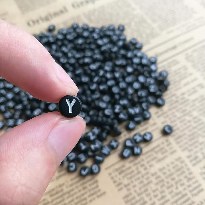 Amaney 1200pcs 7×4mm Black Round Acrylic Alphabet Letter Beads for Jewelry Making Bracelets Necklaces Key Chains Each Letter Included