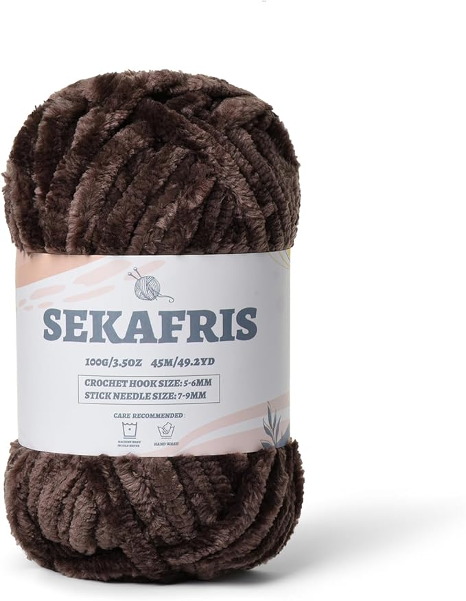Fuzzy Chunky Chenille Yarn for Crocheting，Soft Plush Yarns for Hand Knitting，Bulky 100 g（49.2 yd） Baby Blanket Yarn for Crocheting Amigurumi，Crochet Fluffy Velvet Yarns (Coffee Color)