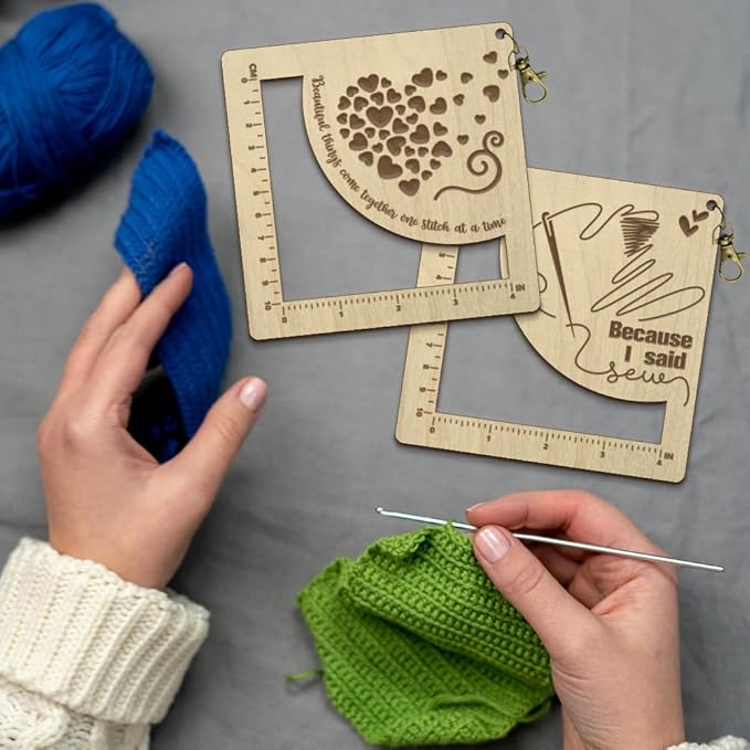 arricraft Wooden Knitting Needle Gauge, Pooled Love Pattern Spinning Control Card Cm and Inch Size Marked Hollow Crochet Ruler with Hole for Crochet Accessories
