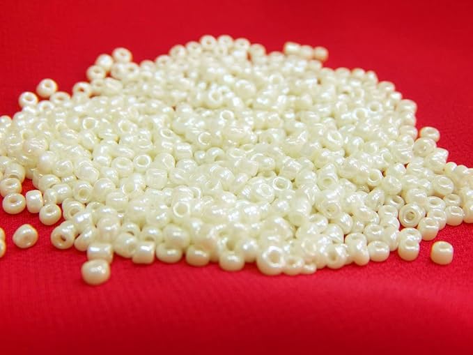 Perlin Glass Seed Beads 4mm 6/0 Round 1100pcs Mini Small Pony Spacer Beads Kit for Jewelry Making Earrings Bracelets Pendants Waist DIY Handmade (Cream Opaque)