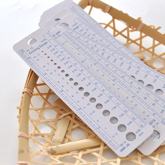White Reusable Plastic Sew Knitting Needle Gauge Inch cm Ruler Tool (US UK Canada Sizes) Sewing Accessories Tools (2-10mm)